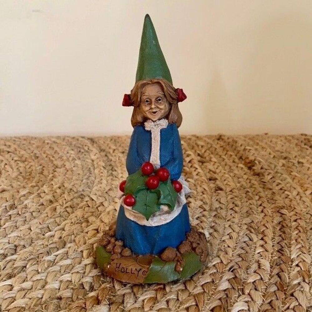 Tom Clark Gnome Holly Resin Figurine Collectible Christmas Holiday Cairn Studios
